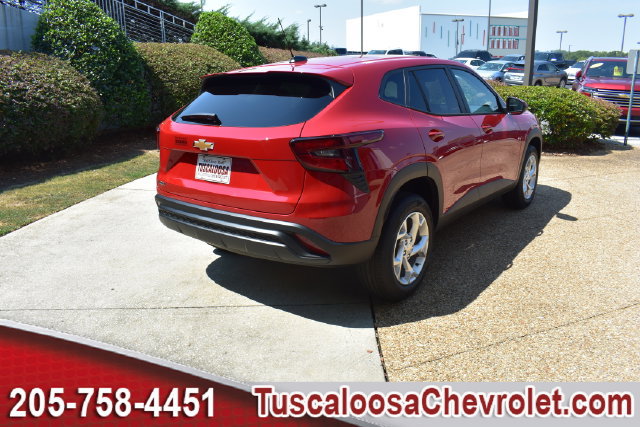 New 2026 Chevrolet Trax LS w/ LS Convenience Package FWD image 10