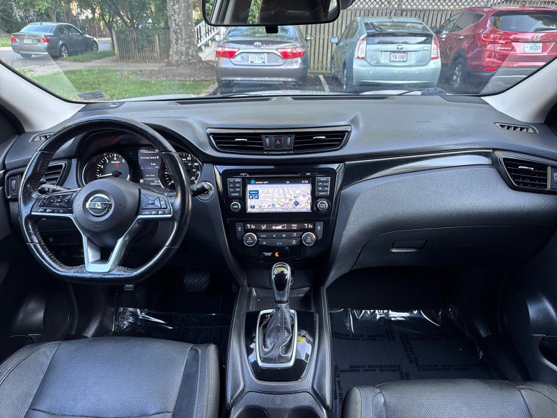 Used 2017 Nissan Rogue Sport SL w/ SL Premium Package AWD/4WD image 16