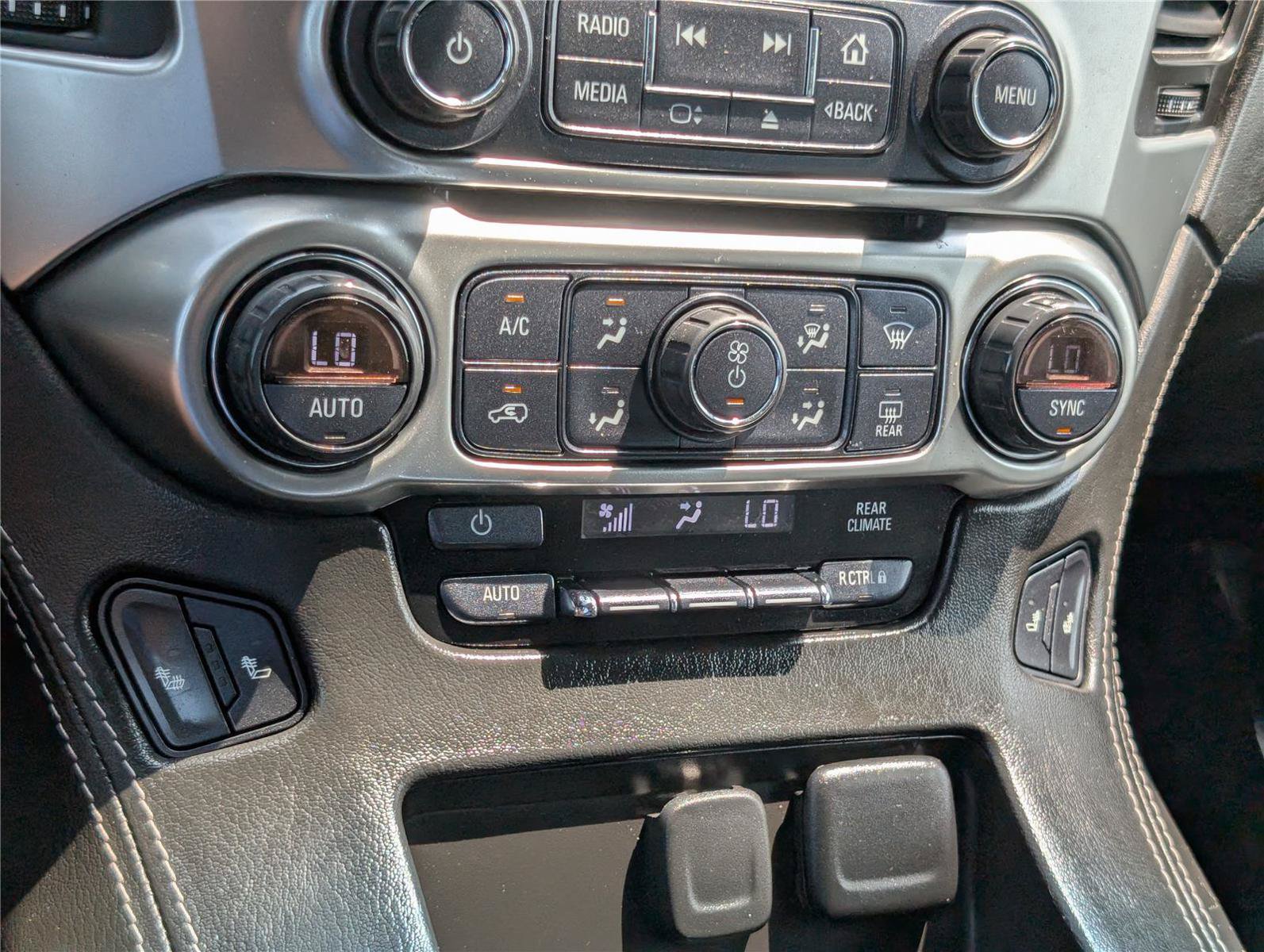 Used 2018 Chevrolet Suburban LT AWD/4WD image 28