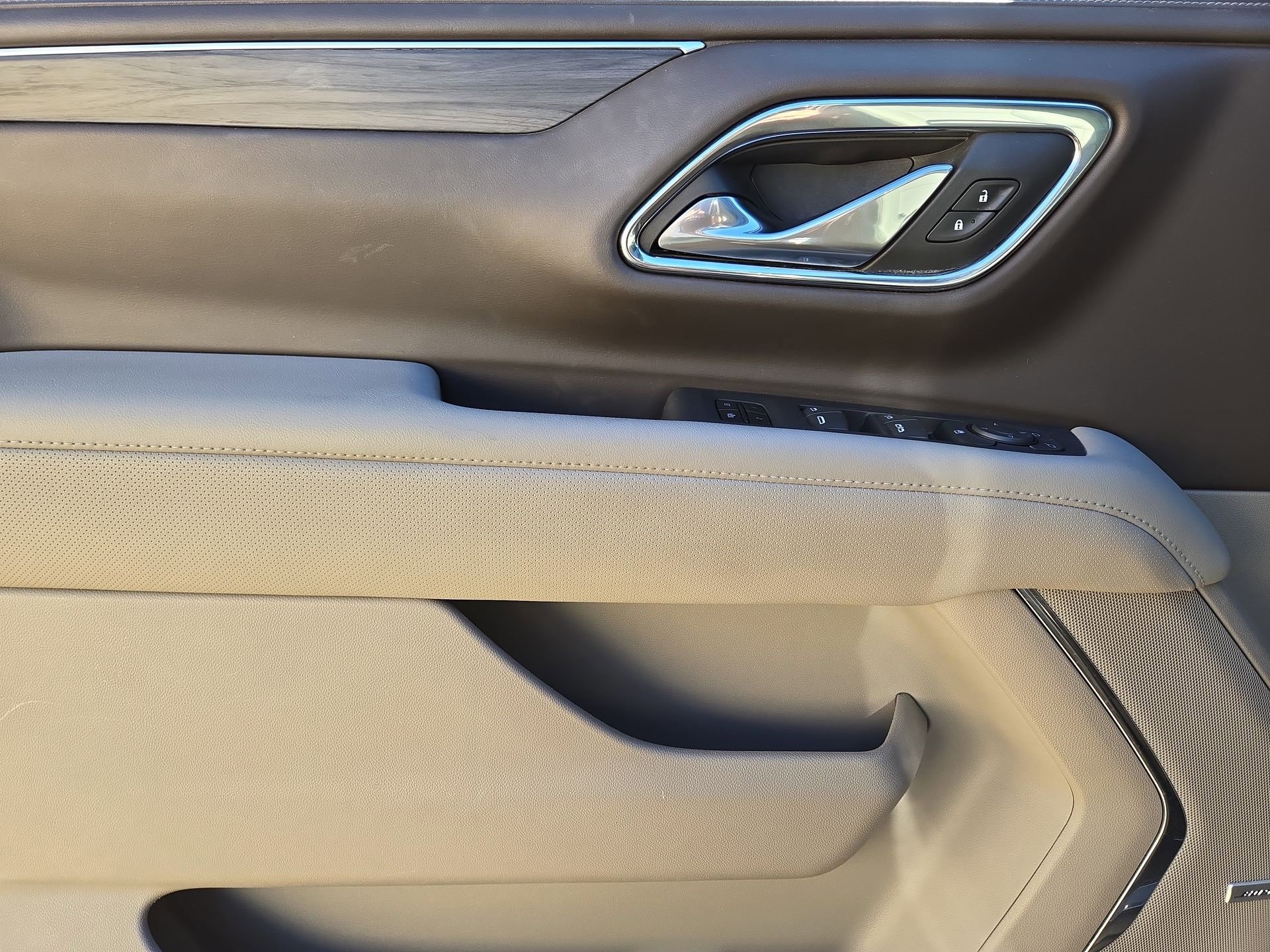 Used 2023 GMC Yukon SLT image 15