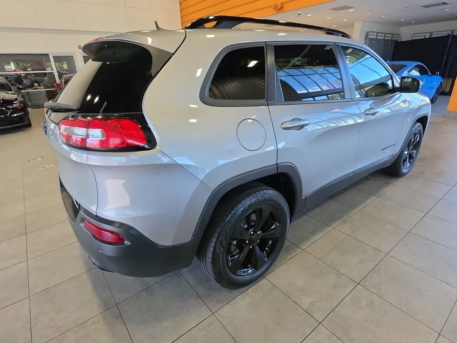 Used 2016 Jeep Cherokee High Altitude AWD/4WD image 6