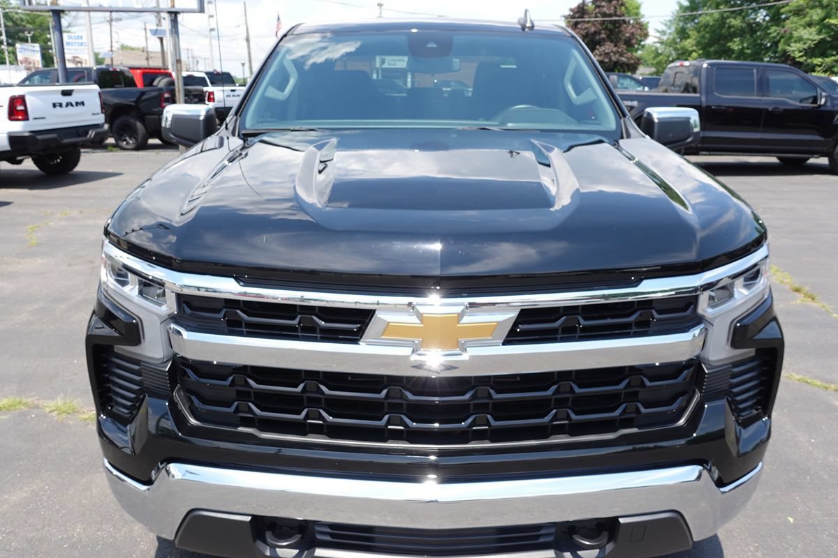 Used 2024 Chevrolet Silverado 1500 LT AWD/4WD image 8