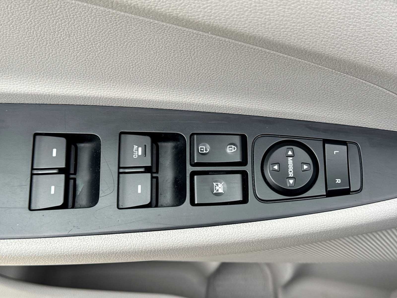Used 2019 Hyundai Tucson Value w/ Cargo Package FWD image 16