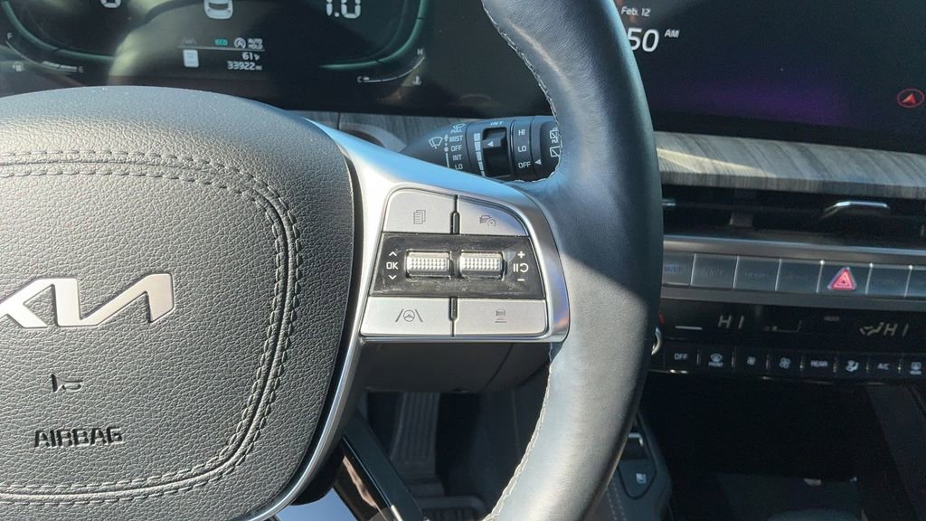 Used 2024 Kia Telluride EX w/ EX Captain's Chair Package image 22