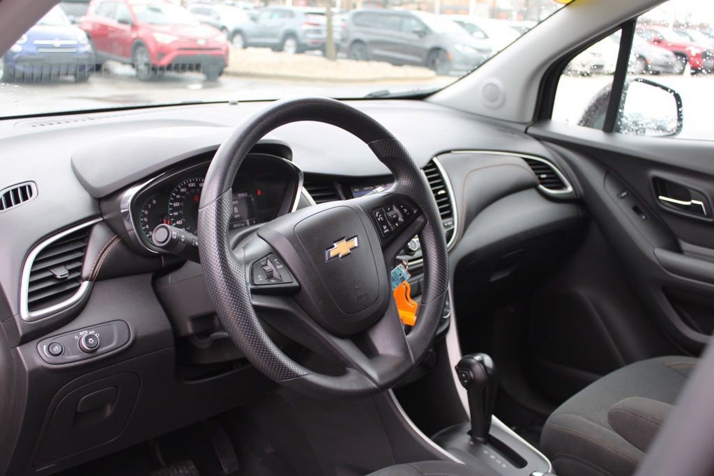 Used 2021 Chevrolet Trax LS w/ Tint and Cruise Package image 17