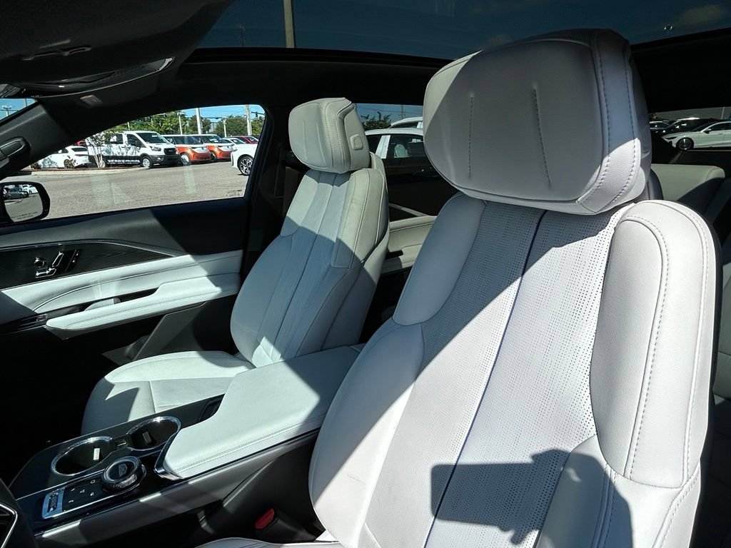 Used 2024 Cadillac Lyriq Luxury RWD image 19
