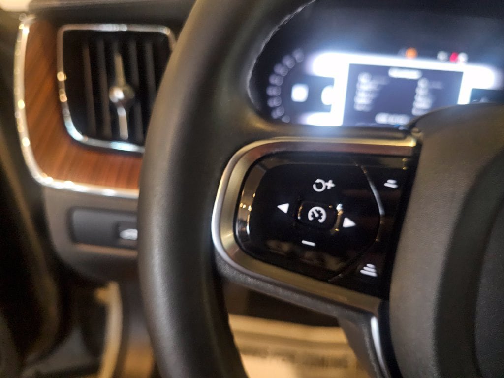 Certified 2024 Volvo XC60 B5 Ultimate w/ Climate Package AWD/4WD image 20
