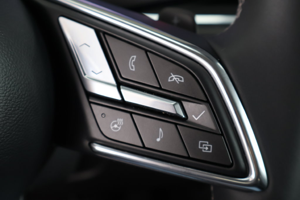 Used 2025 Buick Envision Preferred AWD/4WD image 31