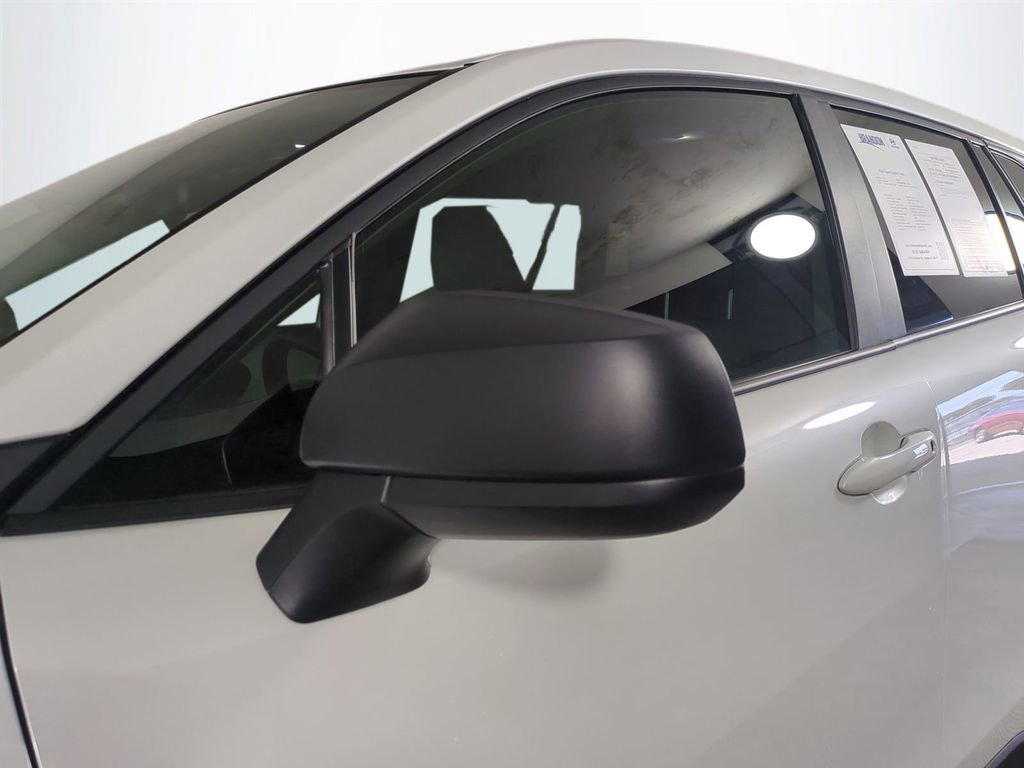 Used 2026 Toyota Corolla Cross L image 12