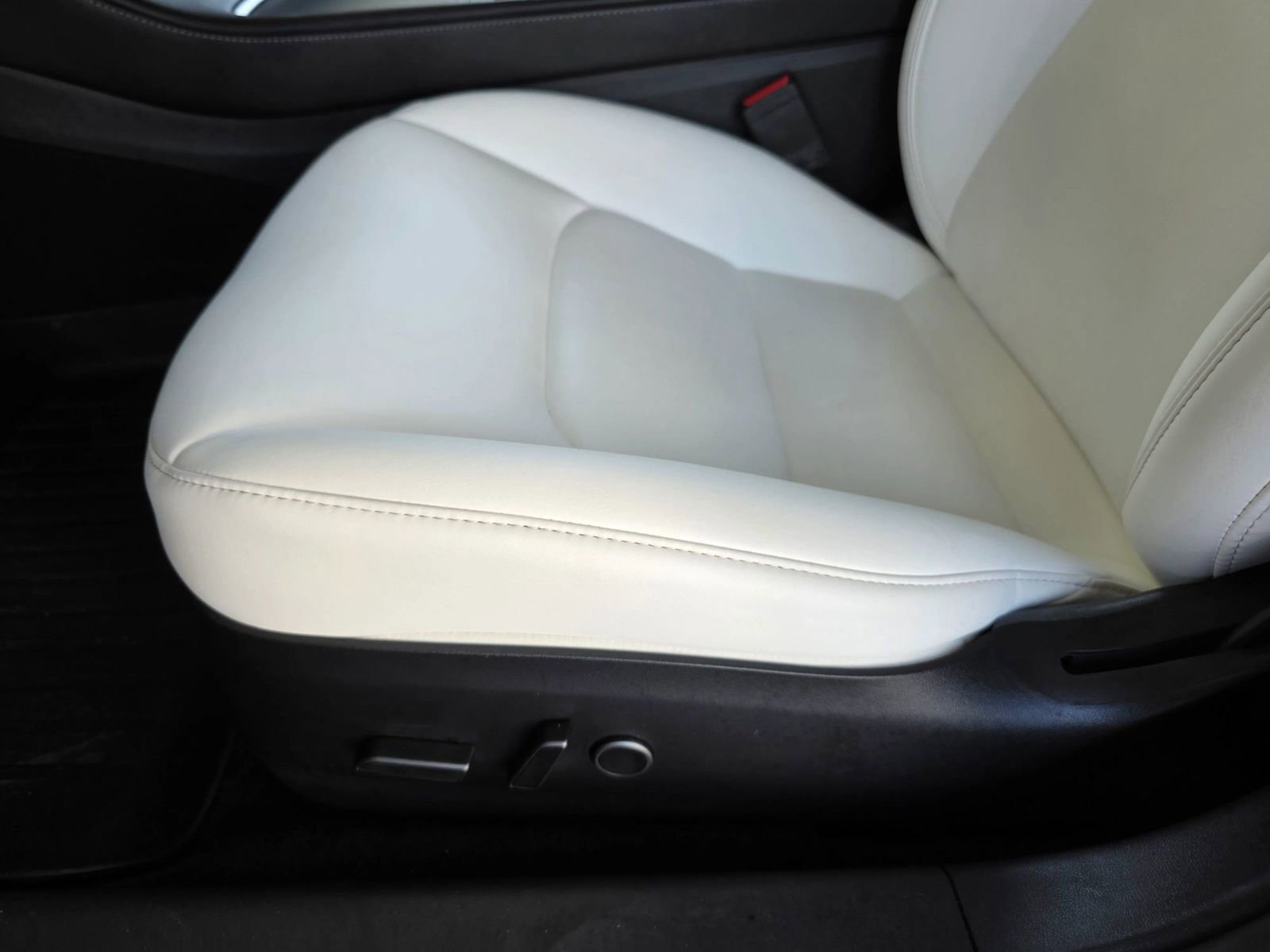 Used 2022 Tesla Model 3 Standard Range RWD image 24