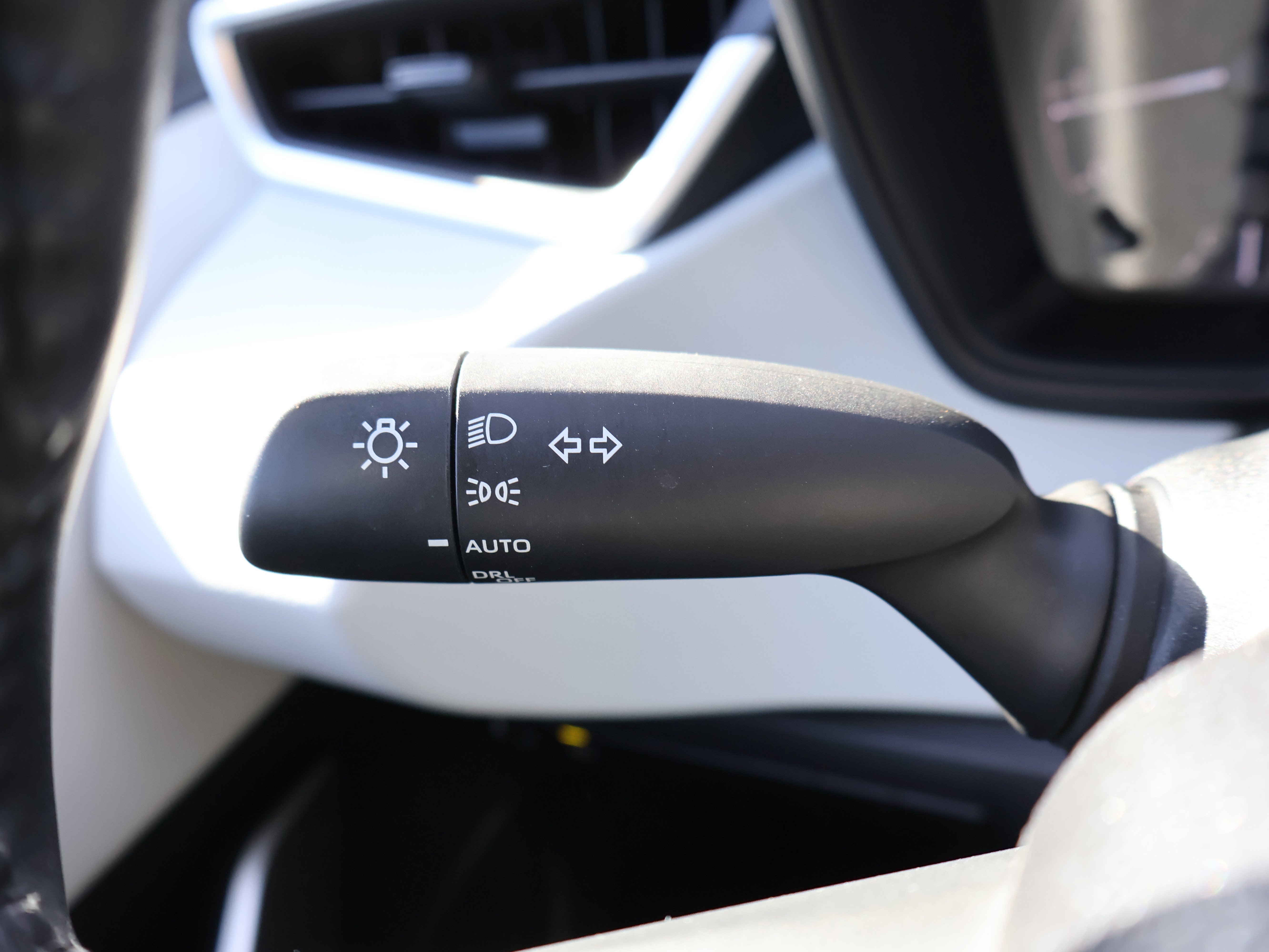 Used 2024 Toyota Corolla SE image 31