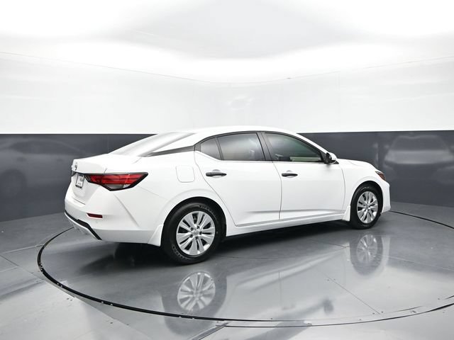 Used 2025 Nissan Sentra S w/ Lighting Package FWD image 7