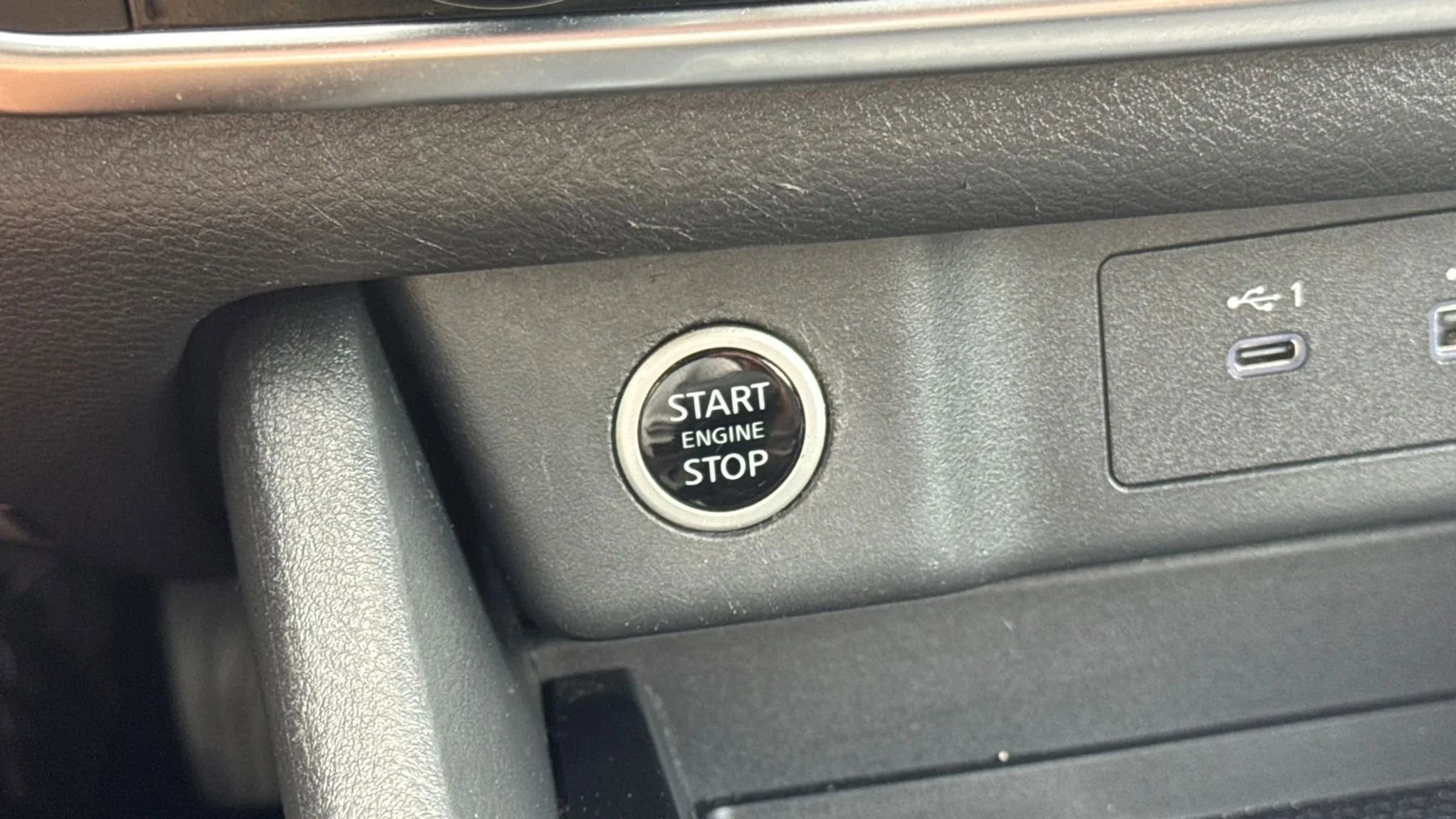 Used 2021 Nissan Rogue S image 32