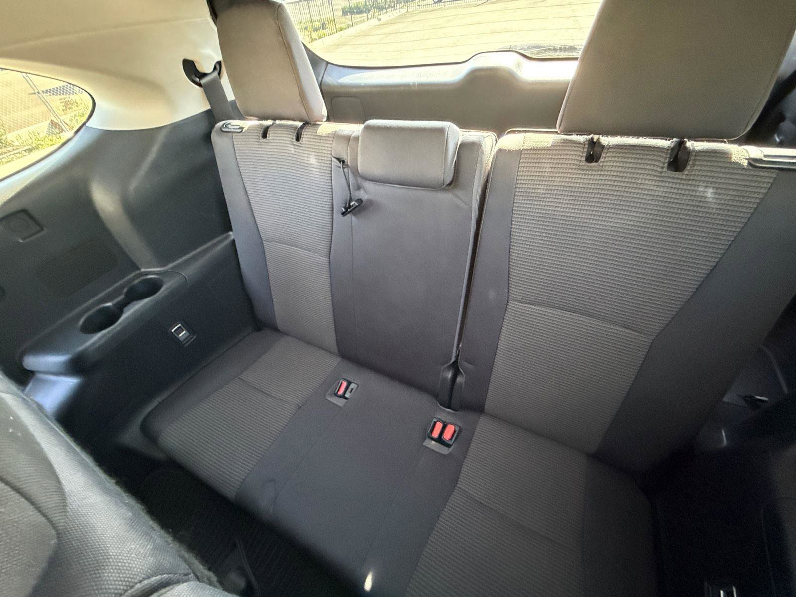Used 2023 Toyota Highlander LE FWD image 23