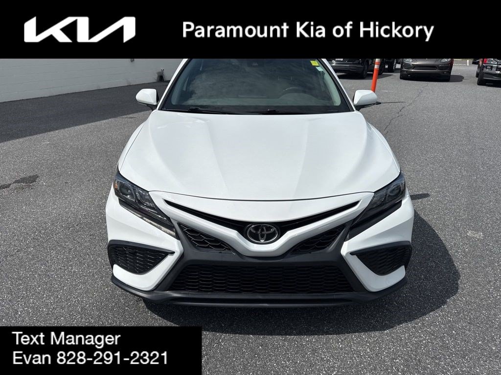 Used 2023 Toyota Camry SE AWD/4WD image 2