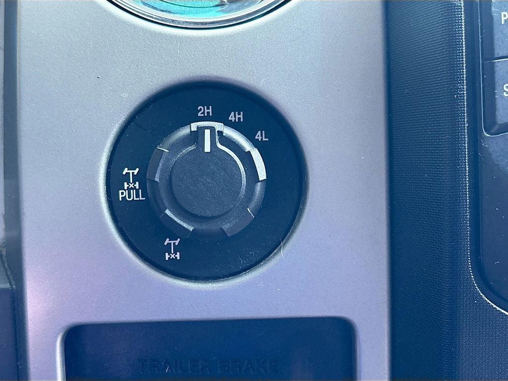 Used 2013 Ford F150 XLT w/ Mid Equipment Group image 30