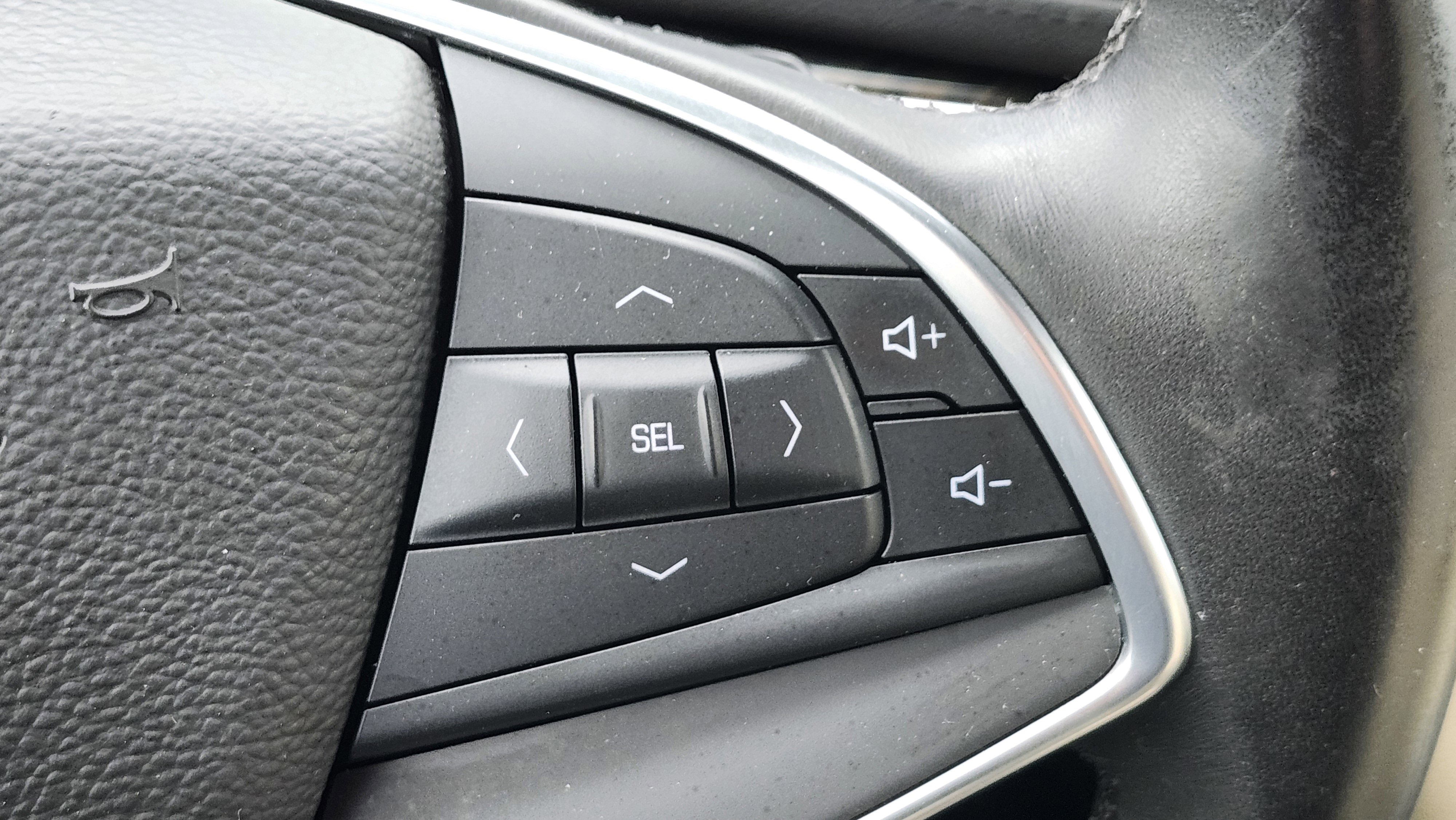 Used 2017 Cadillac XT5 FWD image 32