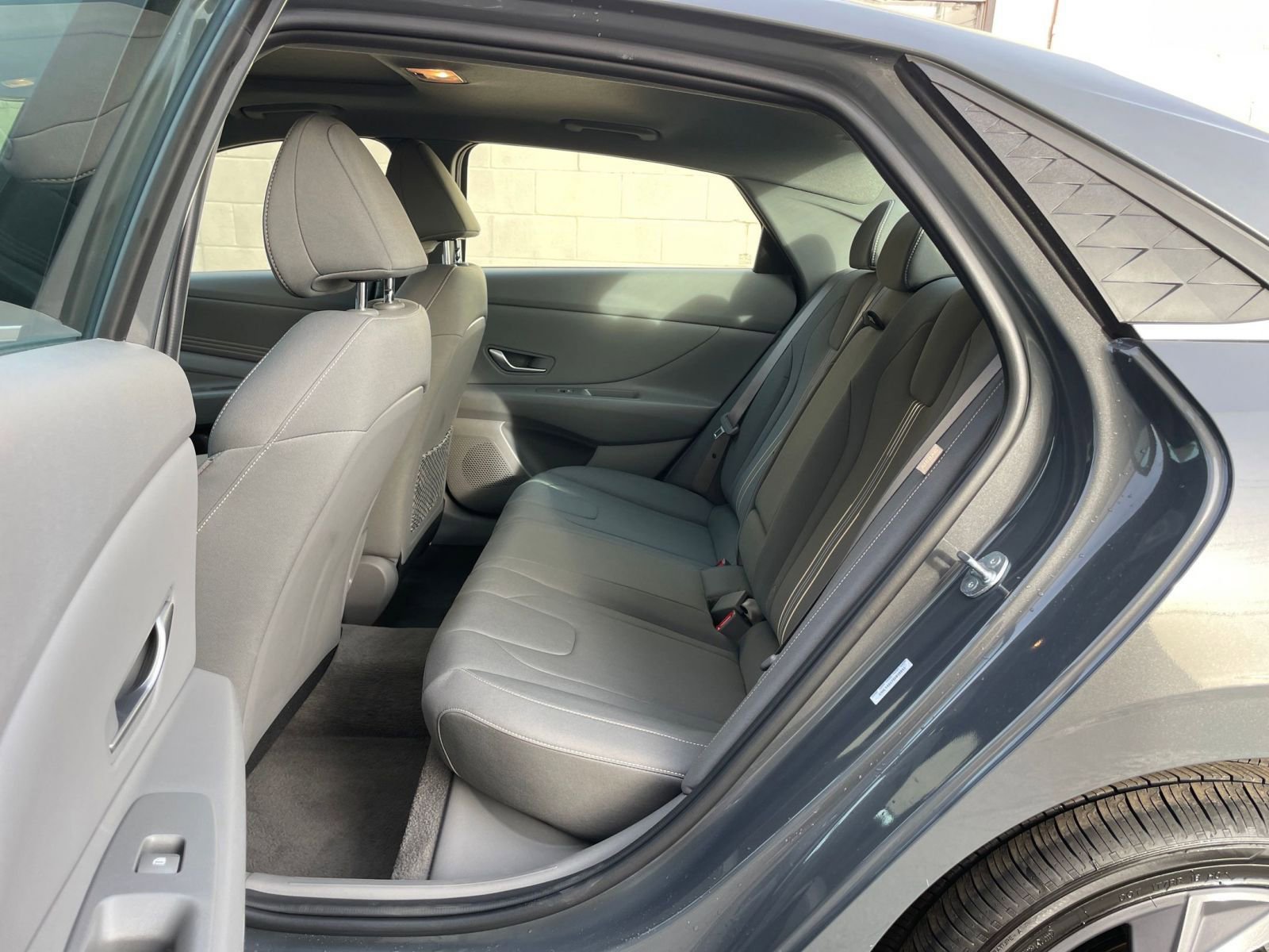 Used 2025 Hyundai Elantra SEL image 25