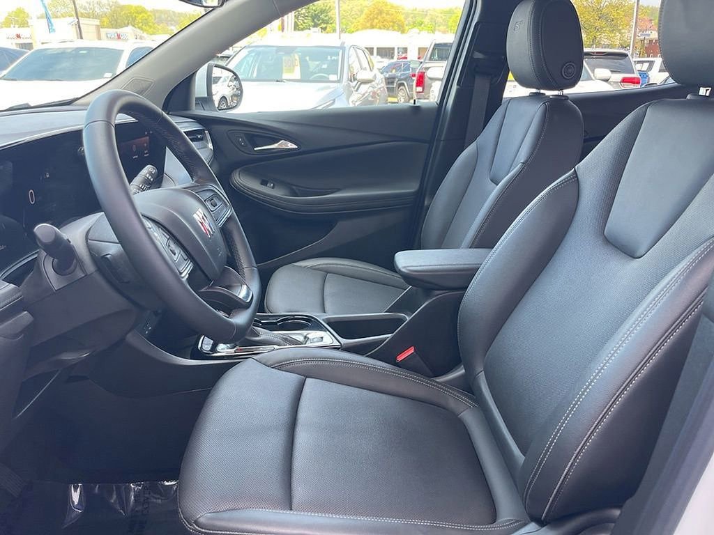 Used 2024 Buick Encore GX Sport Touring FWD image 26