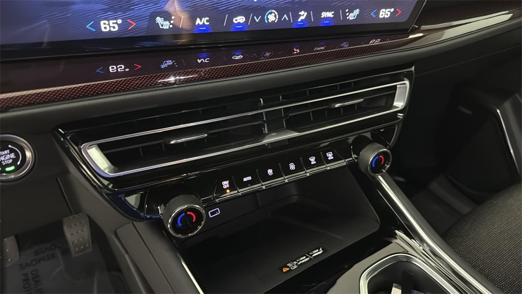 Used 2024 Chevrolet Traverse Z71 w/ Enhanced Driving Package image 22