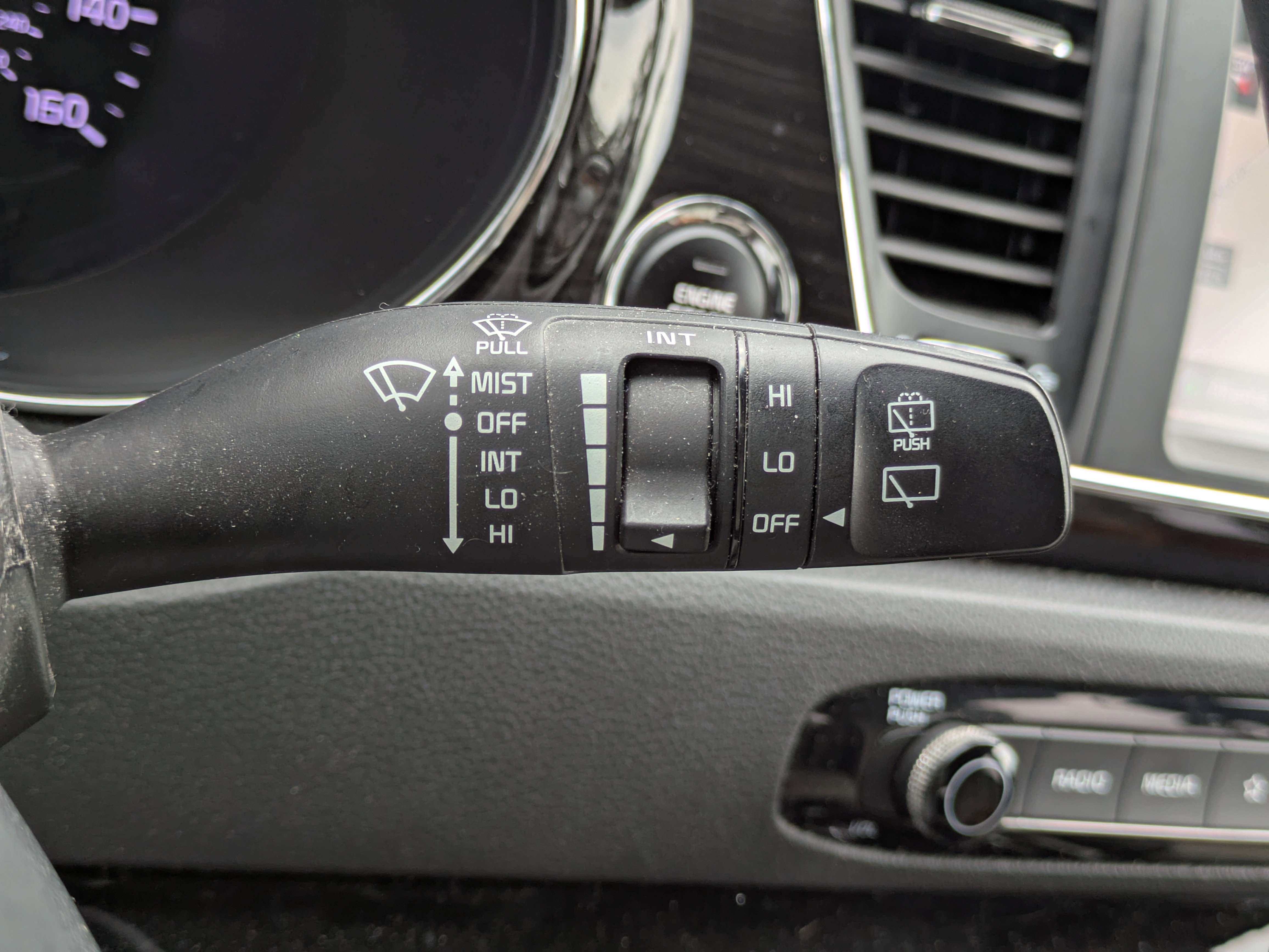 Used 2020 Kia Sedona SX image 23