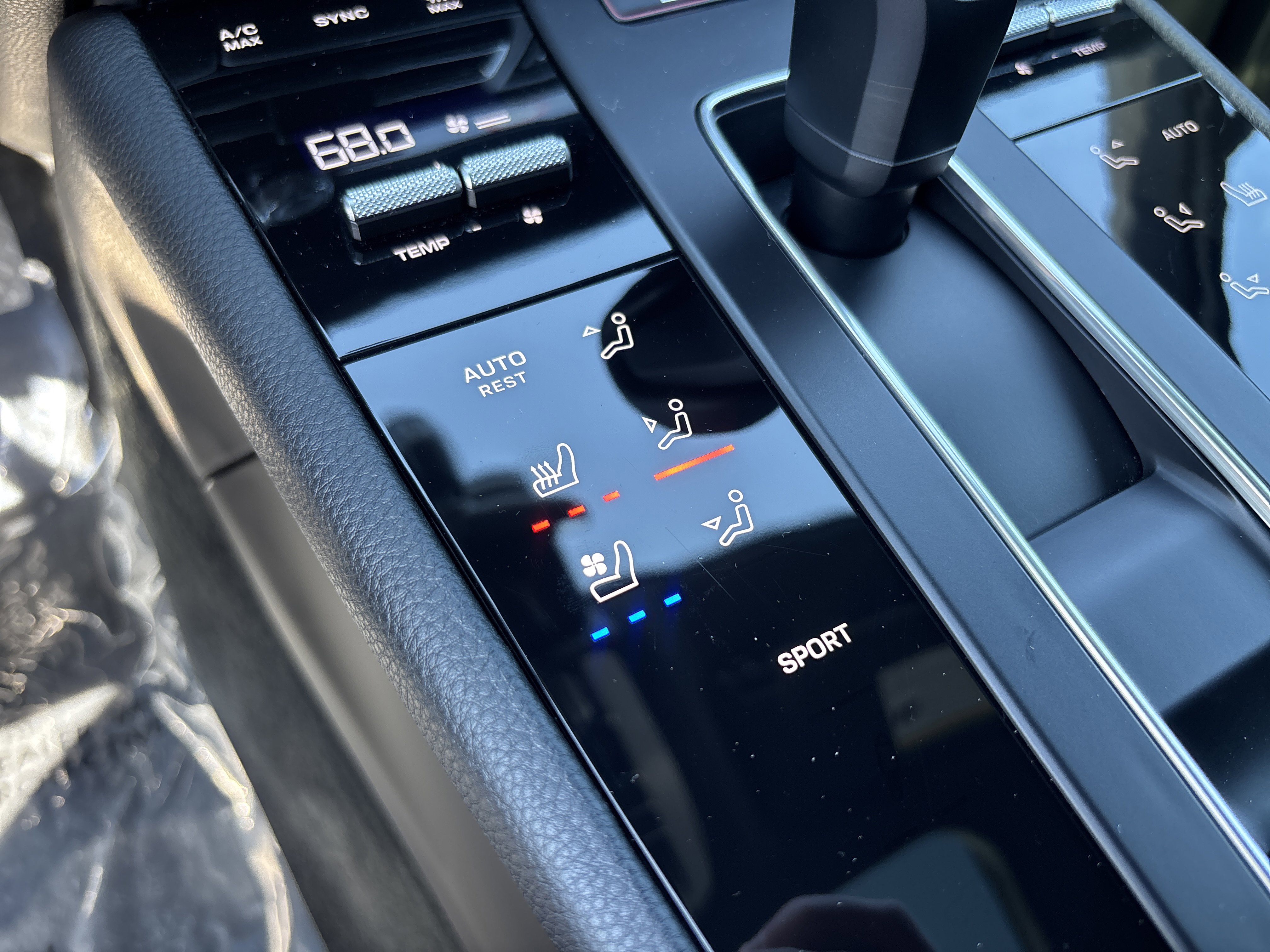 Certified 2024 Porsche Macan image 29
