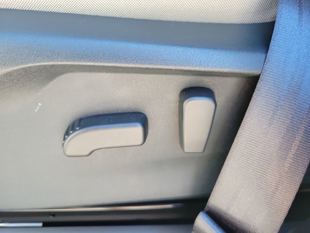 Used 2025 Subaru Ascent Premium image 22