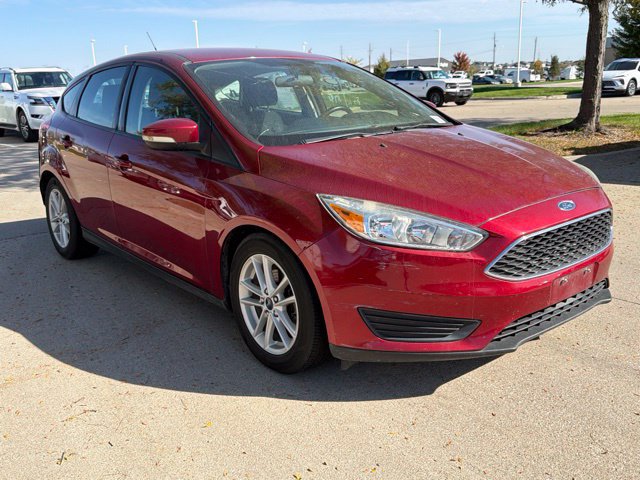 Used 2017 Ford Focus SE w/ Cold Weather Package FWD image 4
