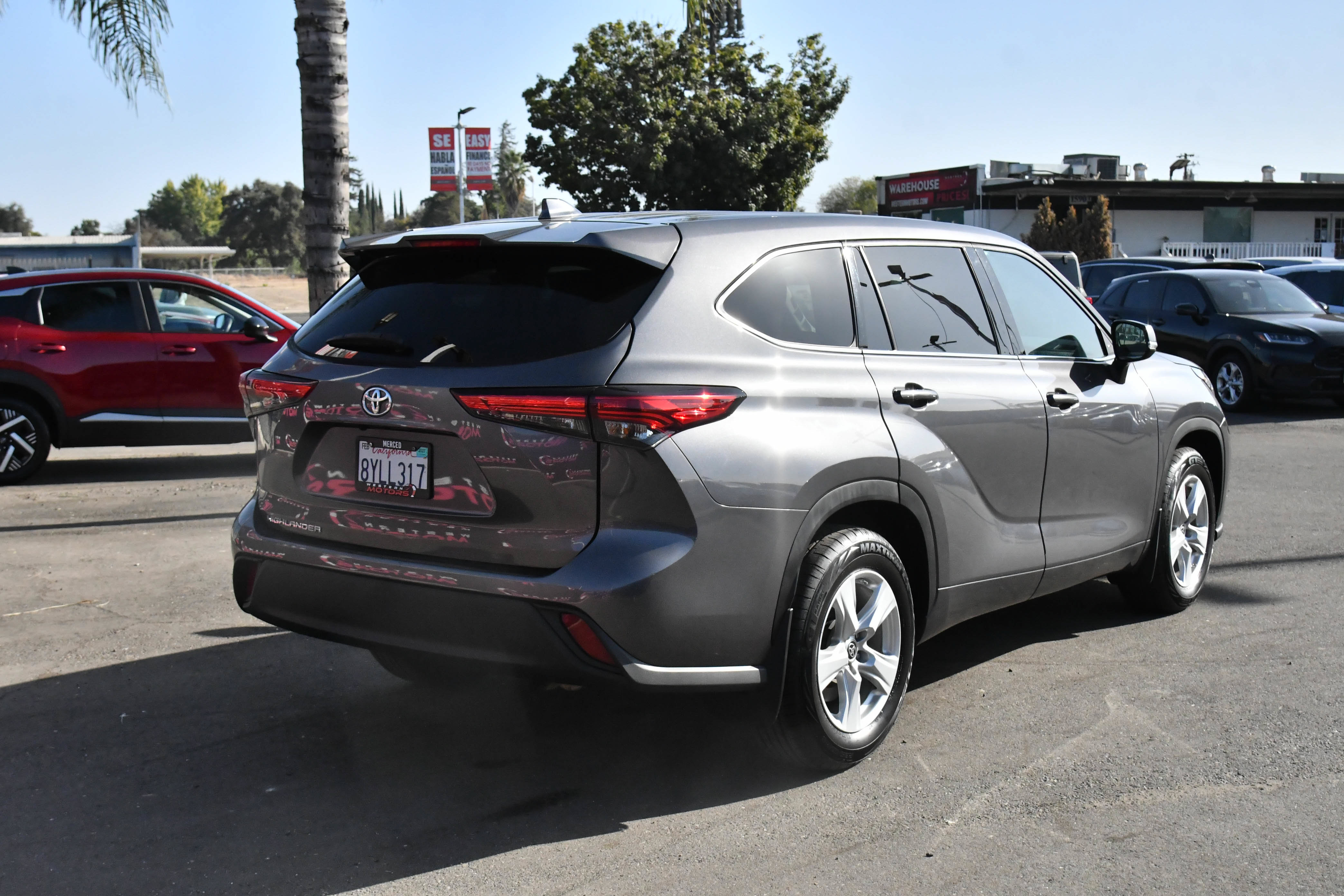 Used 2021 Toyota Highlander L FWD image 8
