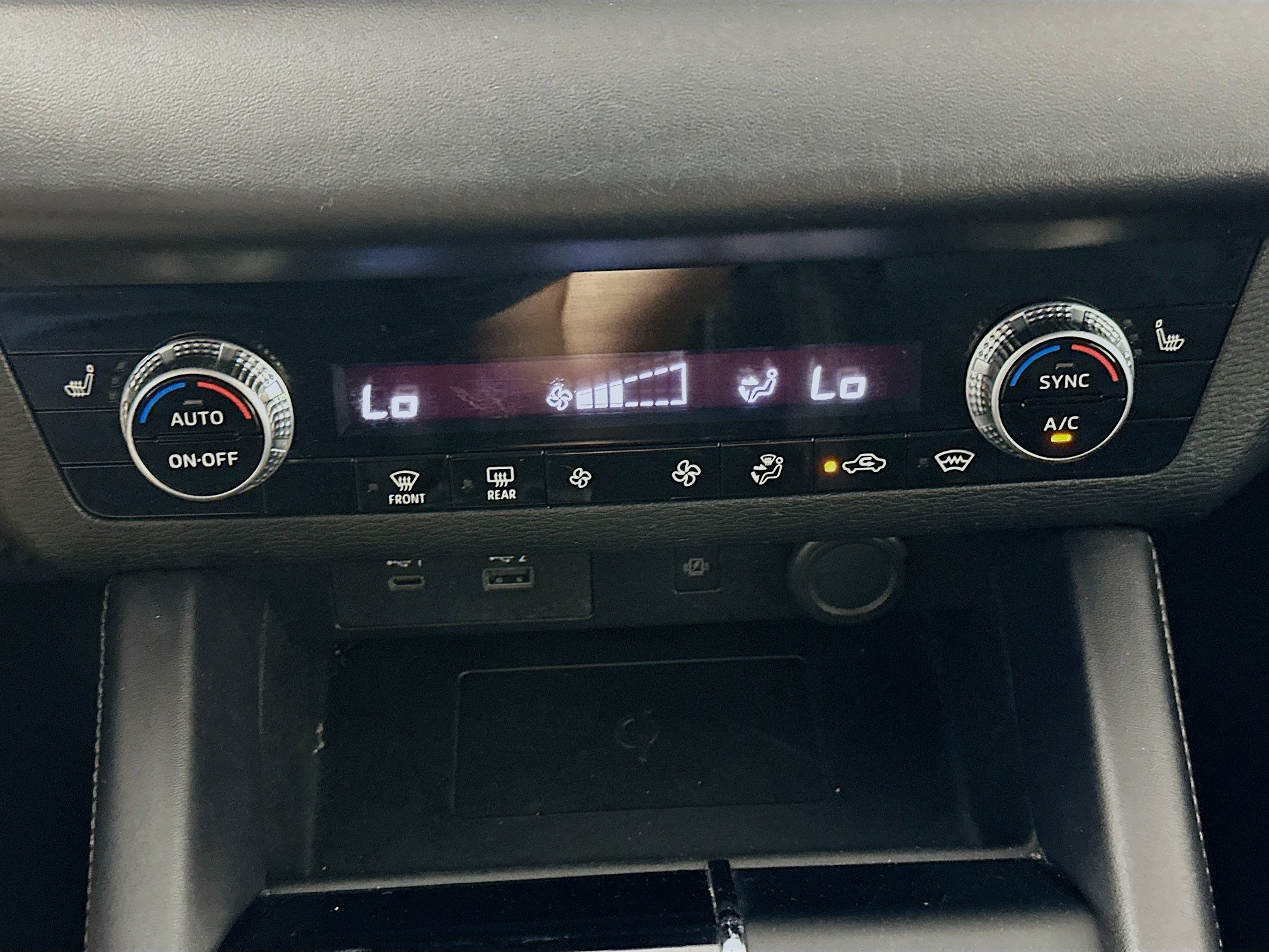 Used 2024 Mitsubishi Outlander SE AWD/4WD image 24