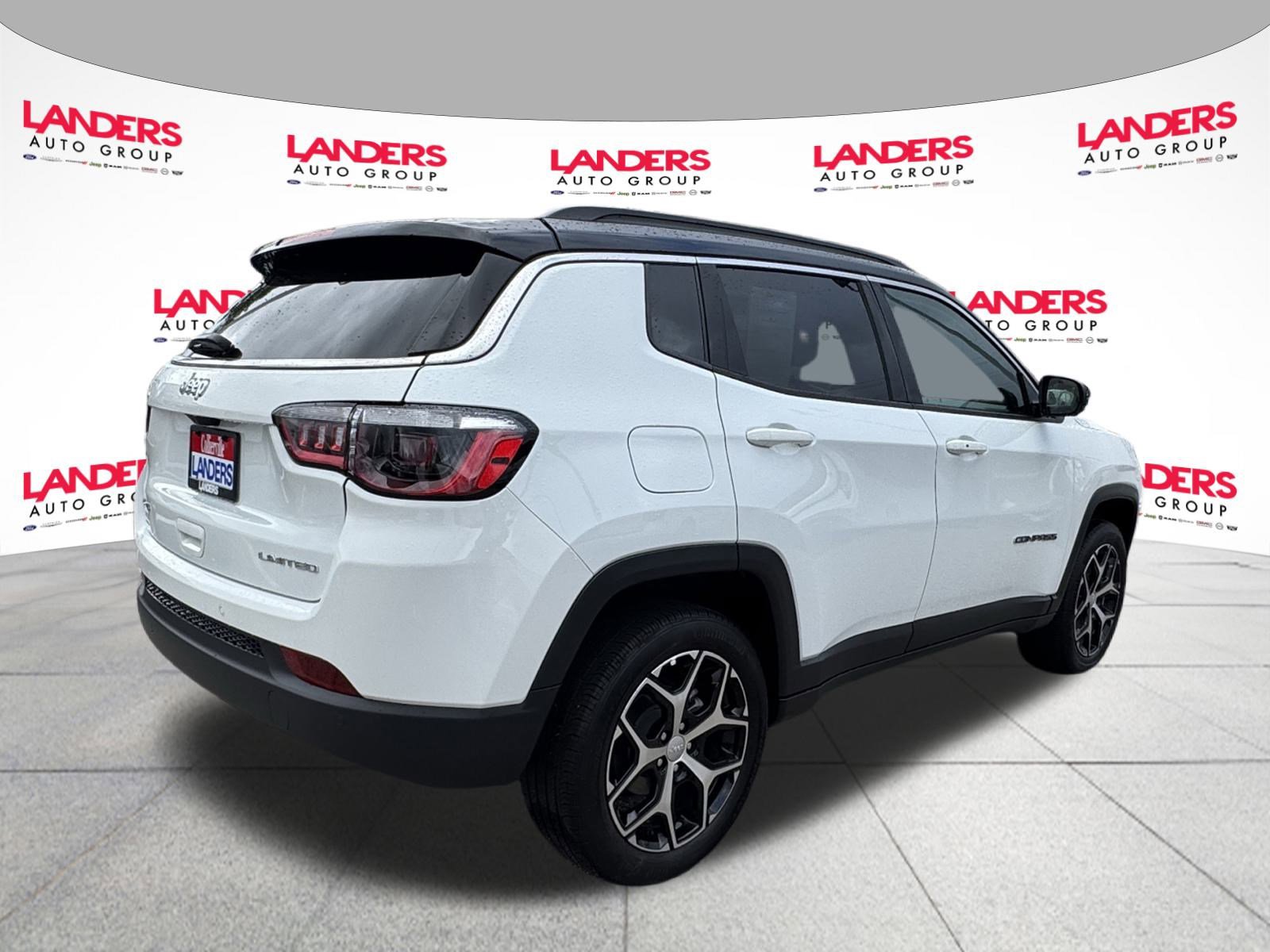 Used 2024 Jeep Compass Limited image 3