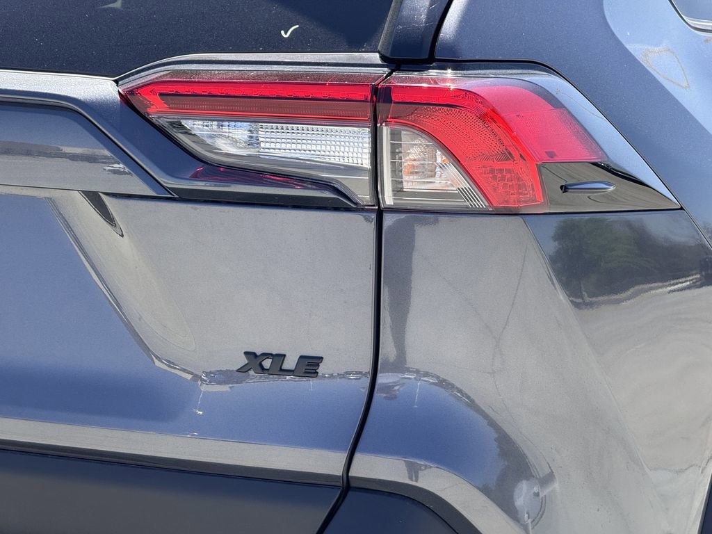 Used 2025 Toyota RAV4 XLE Premium FWD image 10