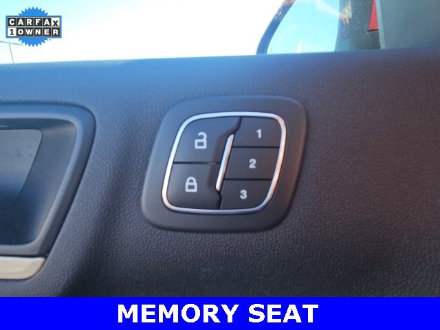 Used 2022 Ford Escape Titanium w/ Titanium Elite Package image 17