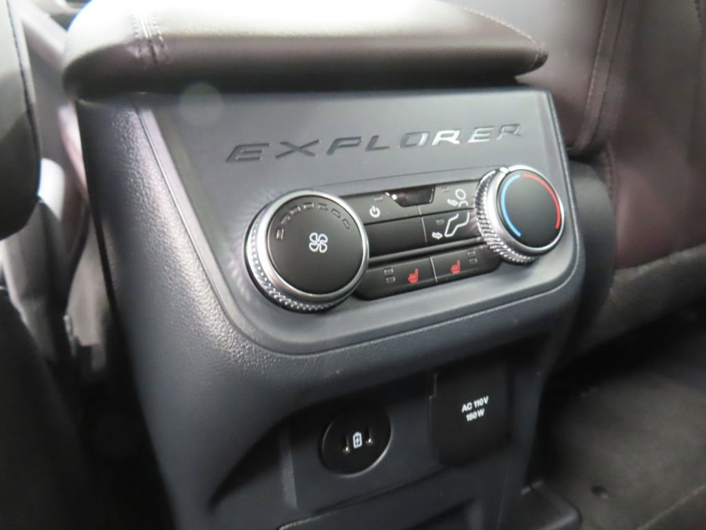 Used 2026 Ford Explorer Platinum w/ LUX Leather Package AWD/4WD image 14