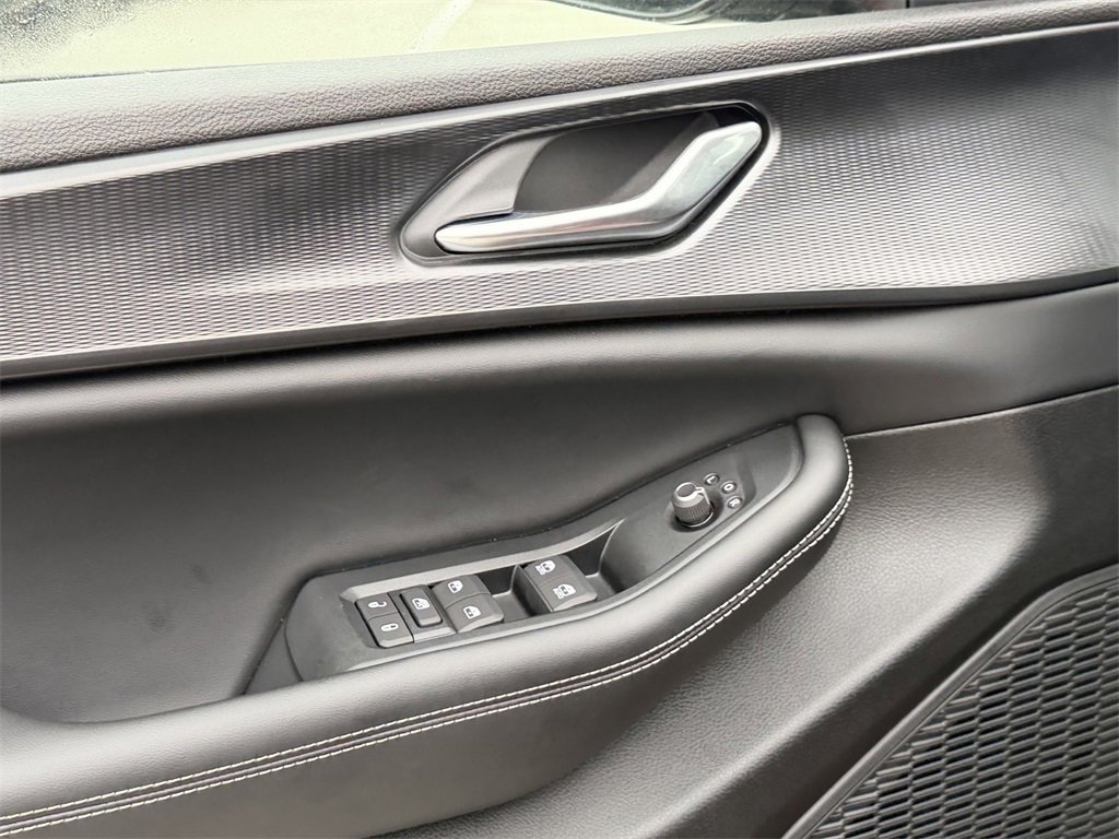 New 2025 Jeep Grand Cherokee Altitude image 14