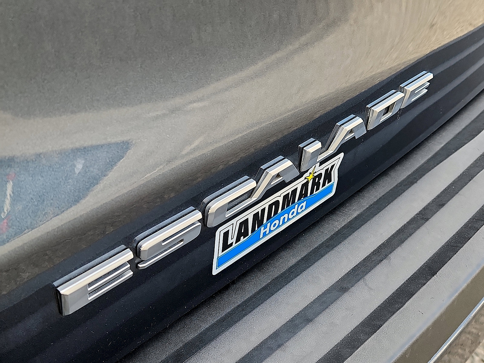 Used 2020 Cadillac Escalade Premium Luxury image 32