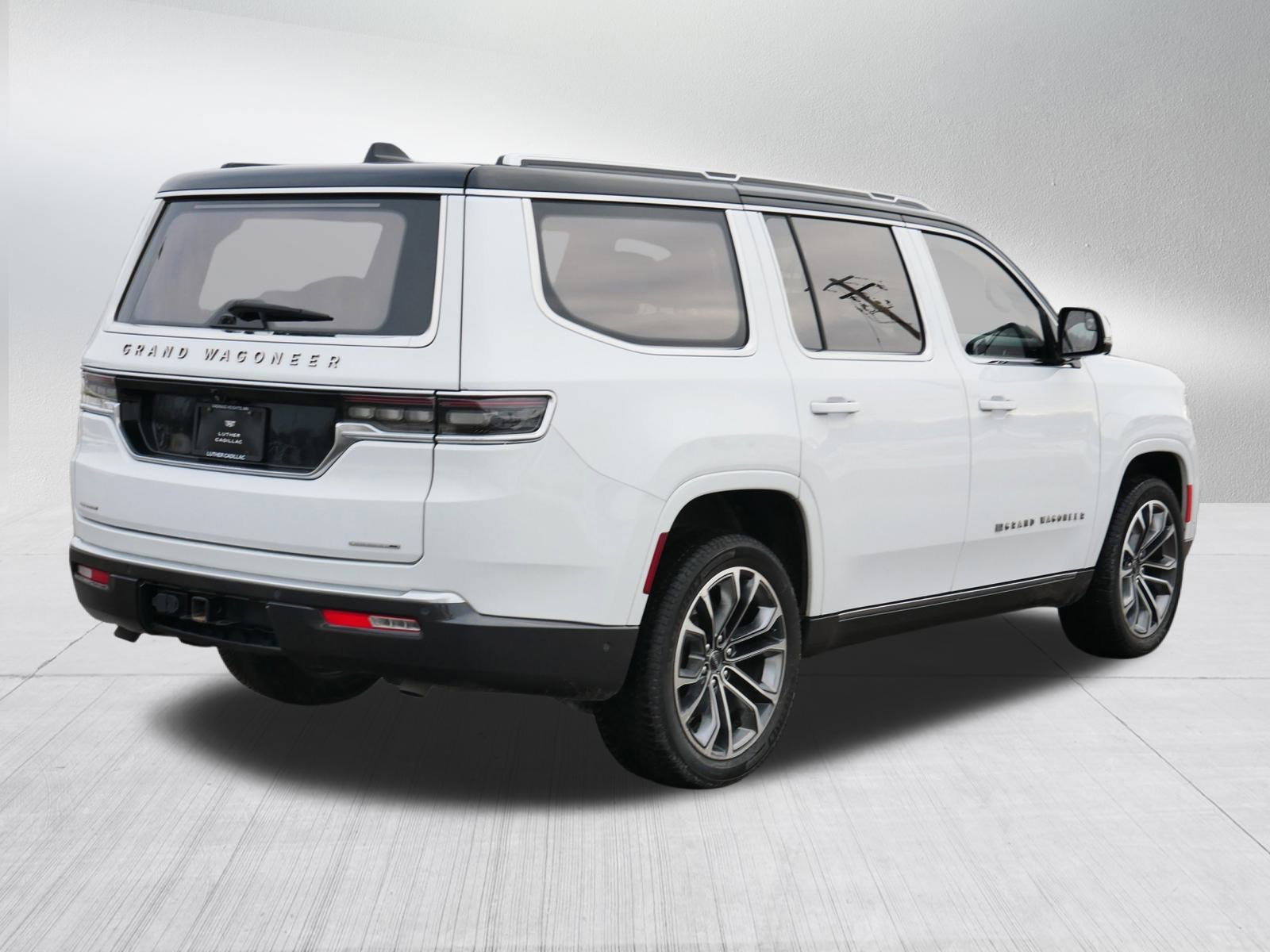 Used 2022 Jeep Grand Wagoneer Series III w/ Rear Seat Video Group 1 image 7