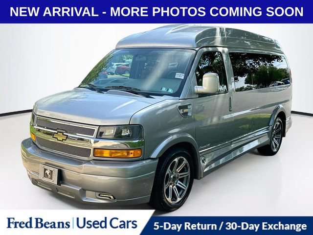 Used 2018 Chevrolet Express 2500 w/ Enhanced Convenience Package RWD image 3