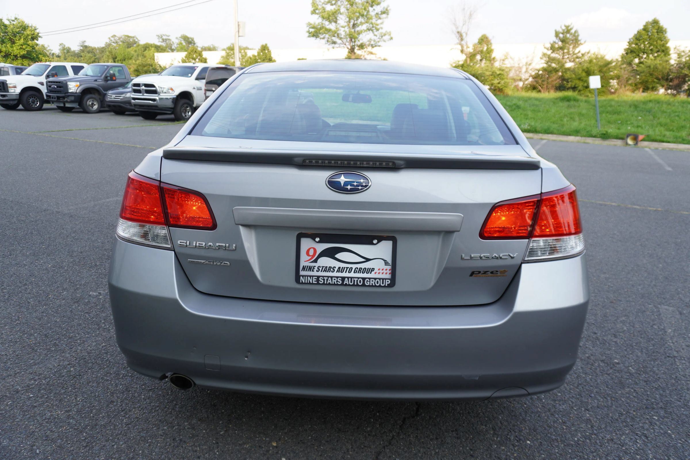 Used 2010 Subaru Legacy 2.5i Limited AWD/4WD image 6