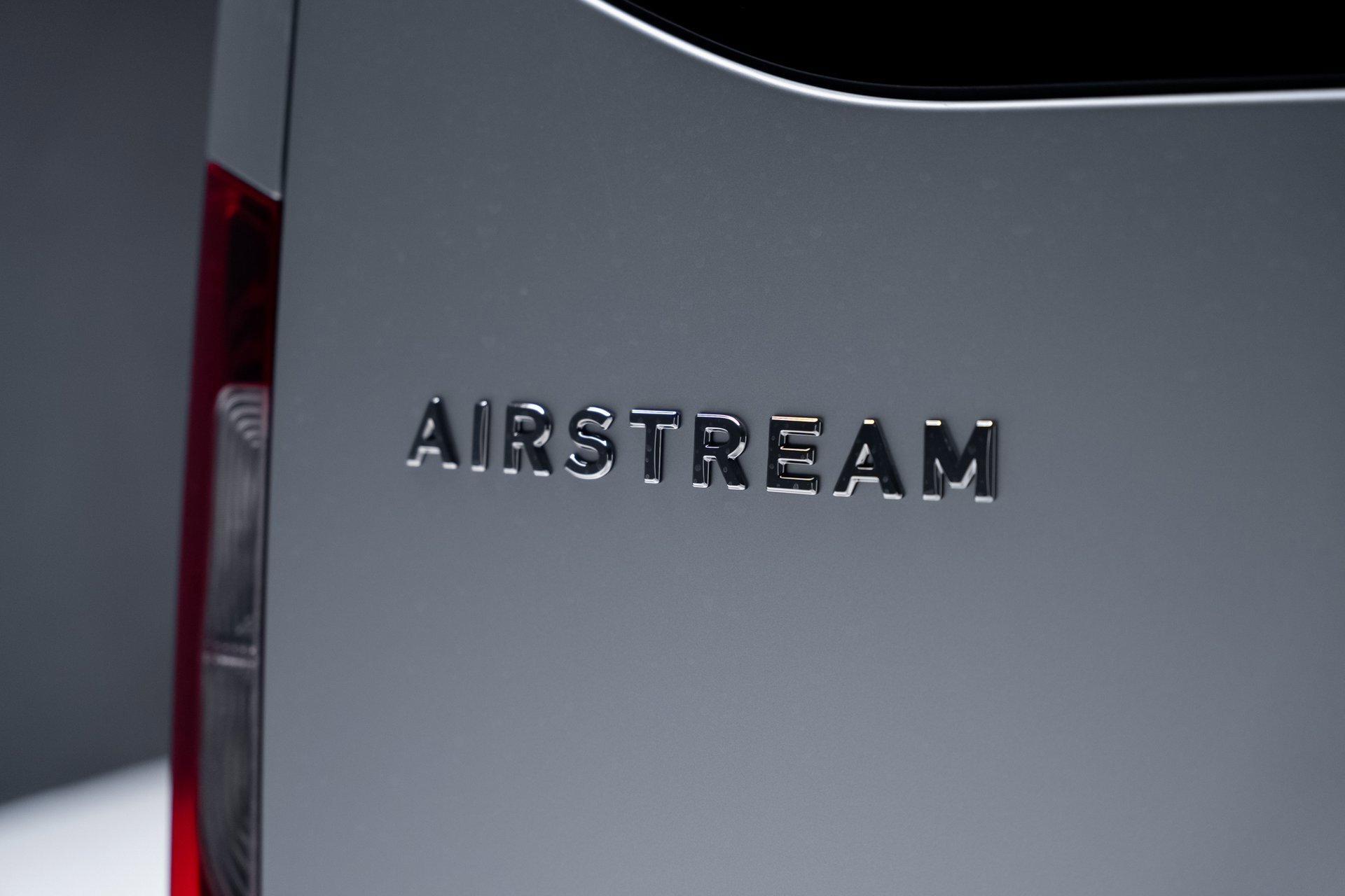 Used 2022 Mercedes-Benz Sprinter 144 Cargo image 32