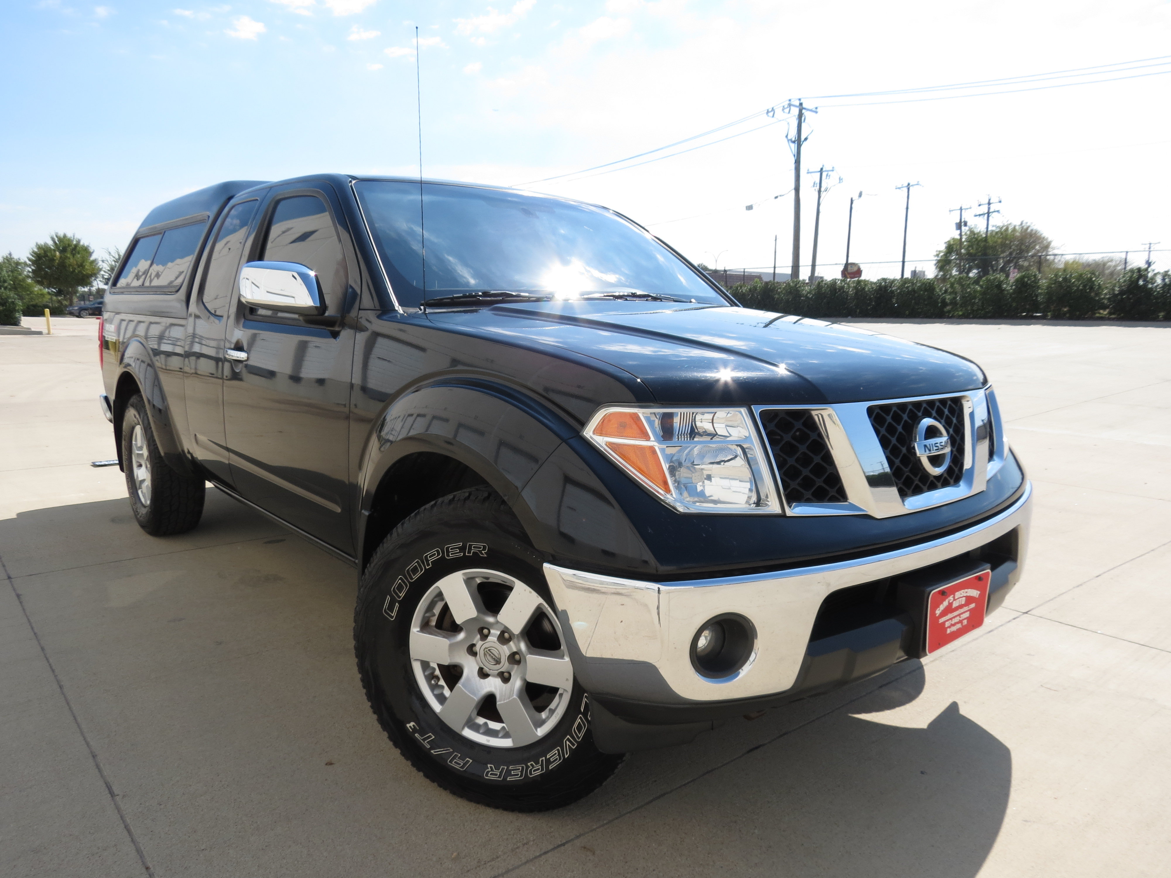 Used 2006 Nissan Frontier NISMO RWD image 2