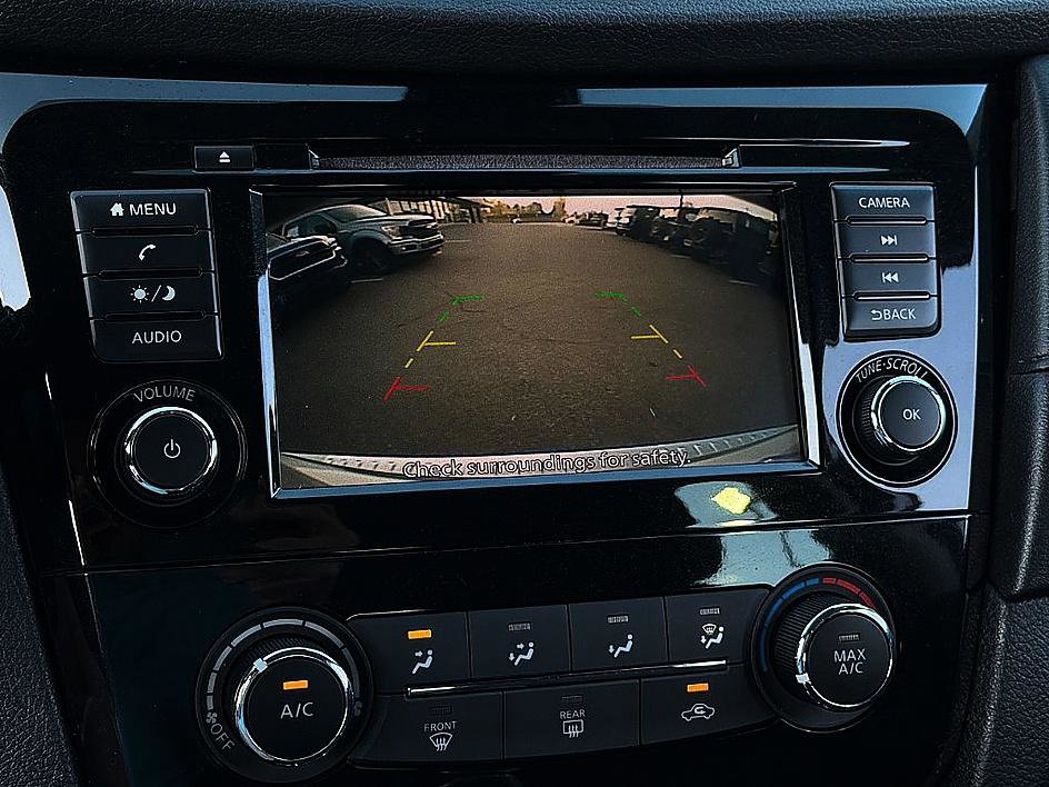 Used 2019 Nissan Rogue S image 13