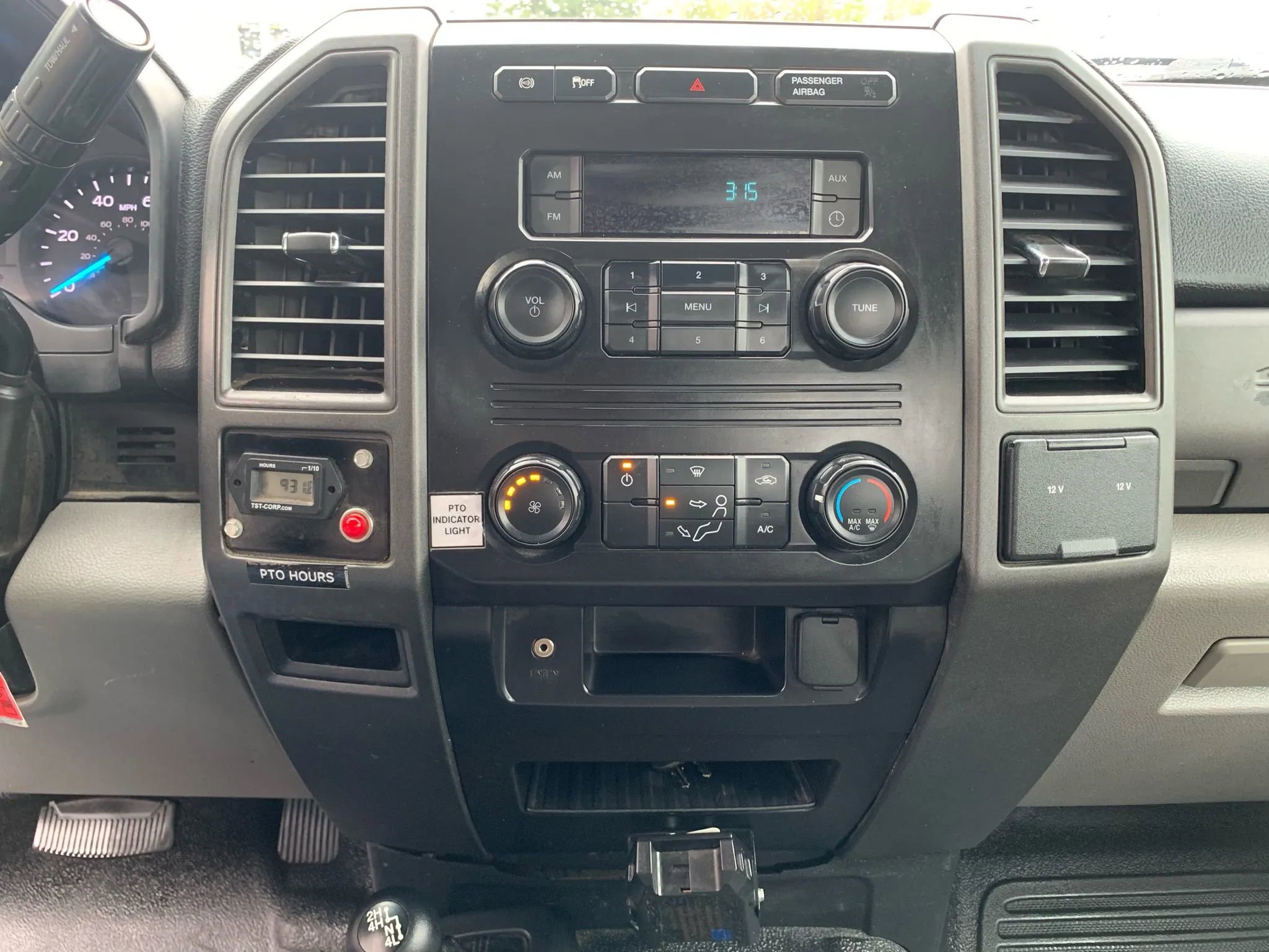 Used 2017 Ford F550 XL 169  W.B. 2D image 13