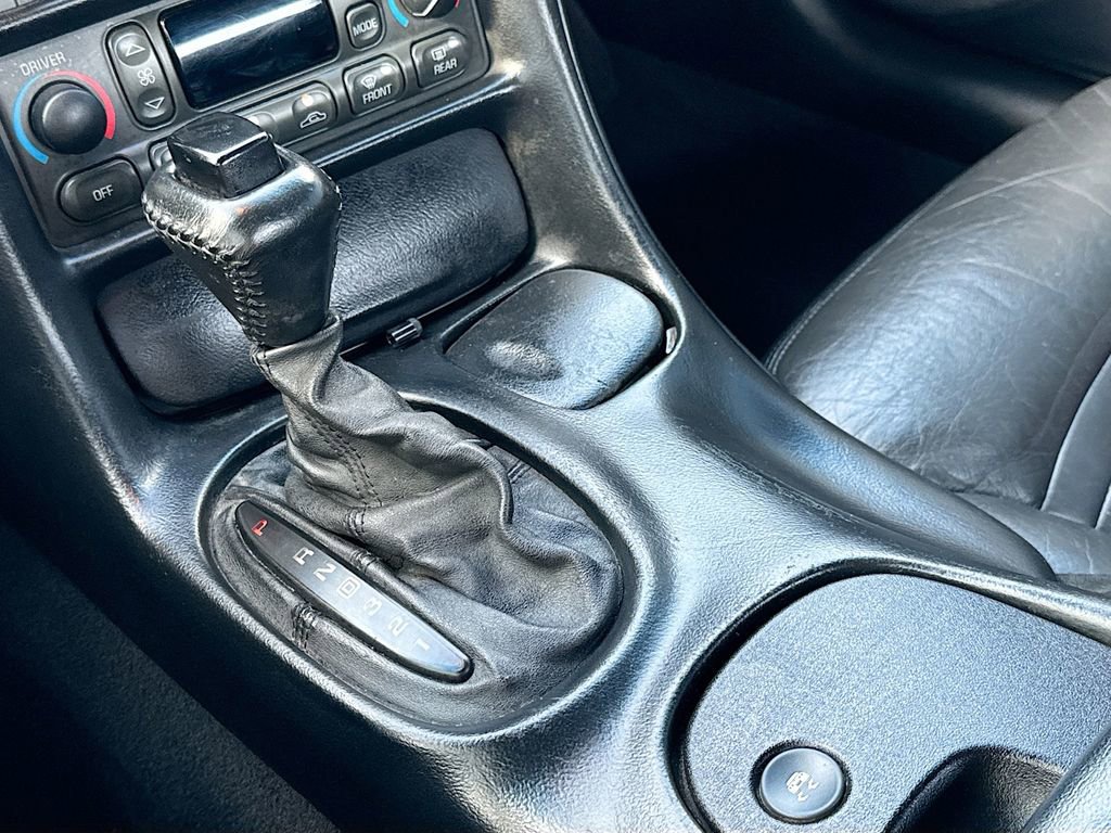 Used 1998 Chevrolet Corvette Convertible w/ Memory Pkg image 19