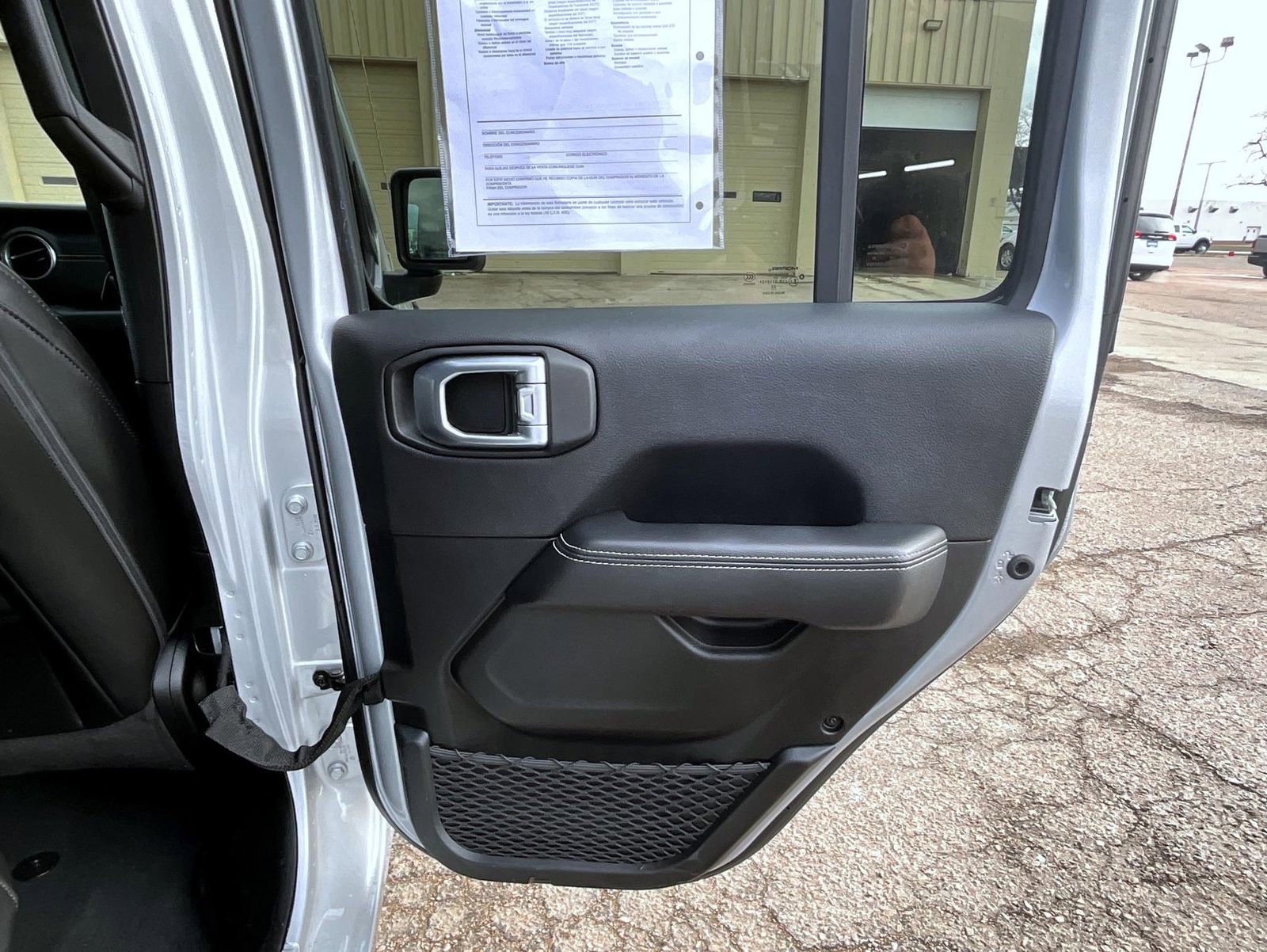 Used 2023 Jeep Wrangler Unlimited Sahara image 18