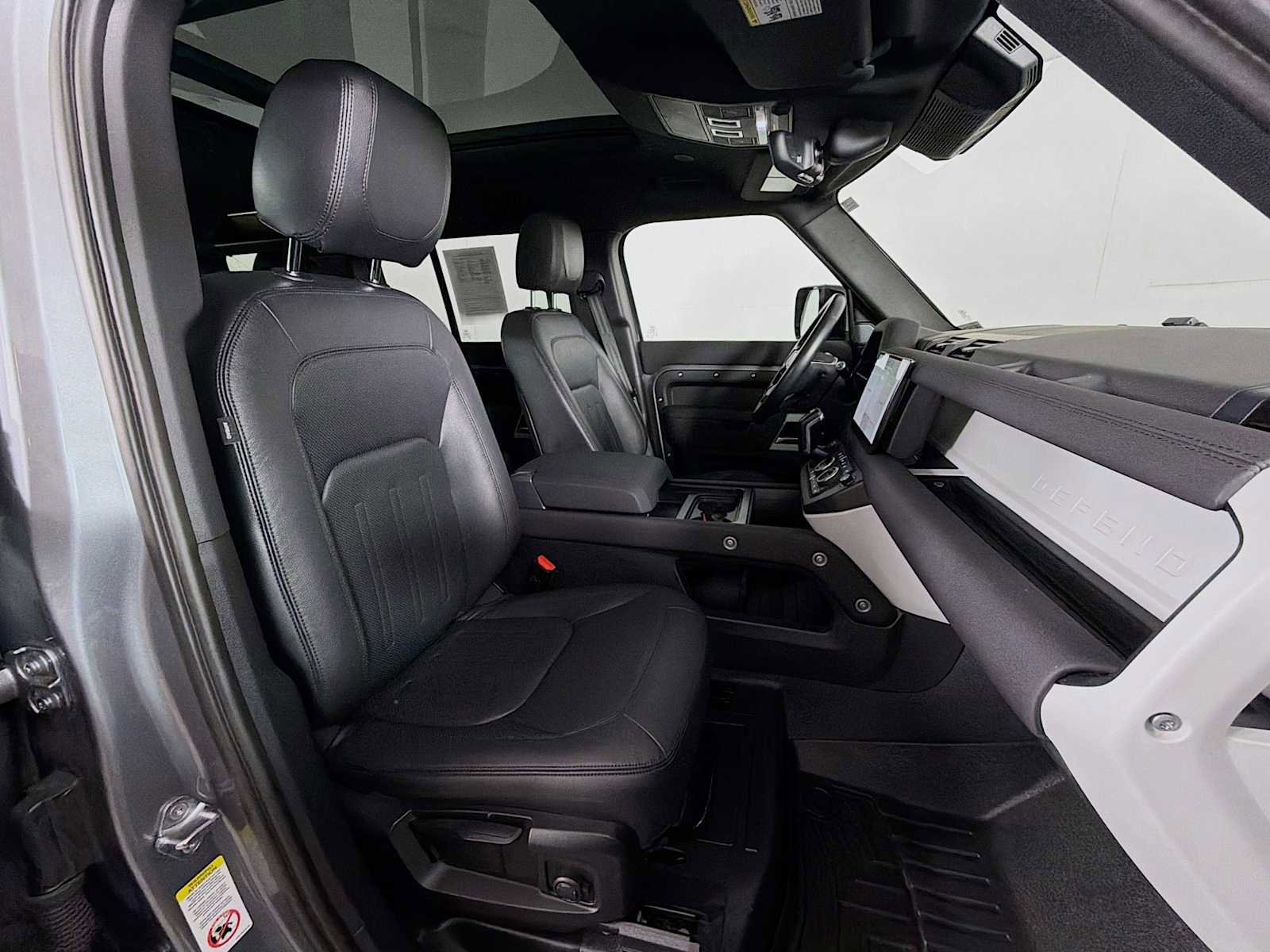 Used 2022 Land Rover Defender 110 S AWD/4WD image 29