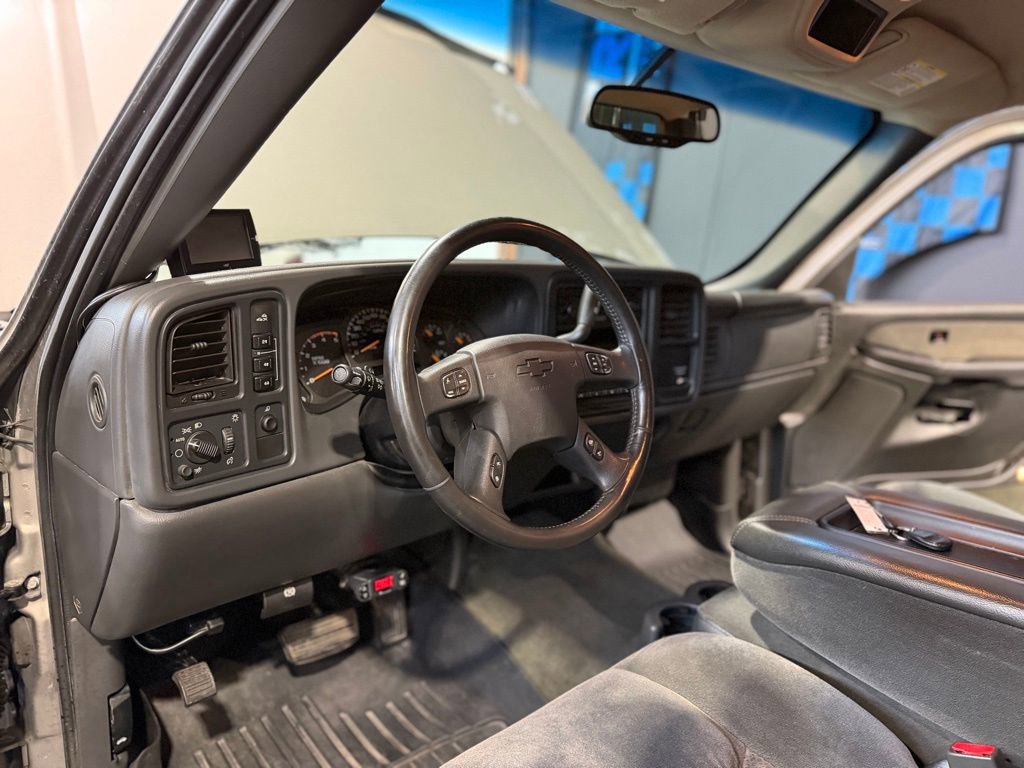 Used 2003 Chevrolet Silverado 2500 LS AWD/4WD image 11