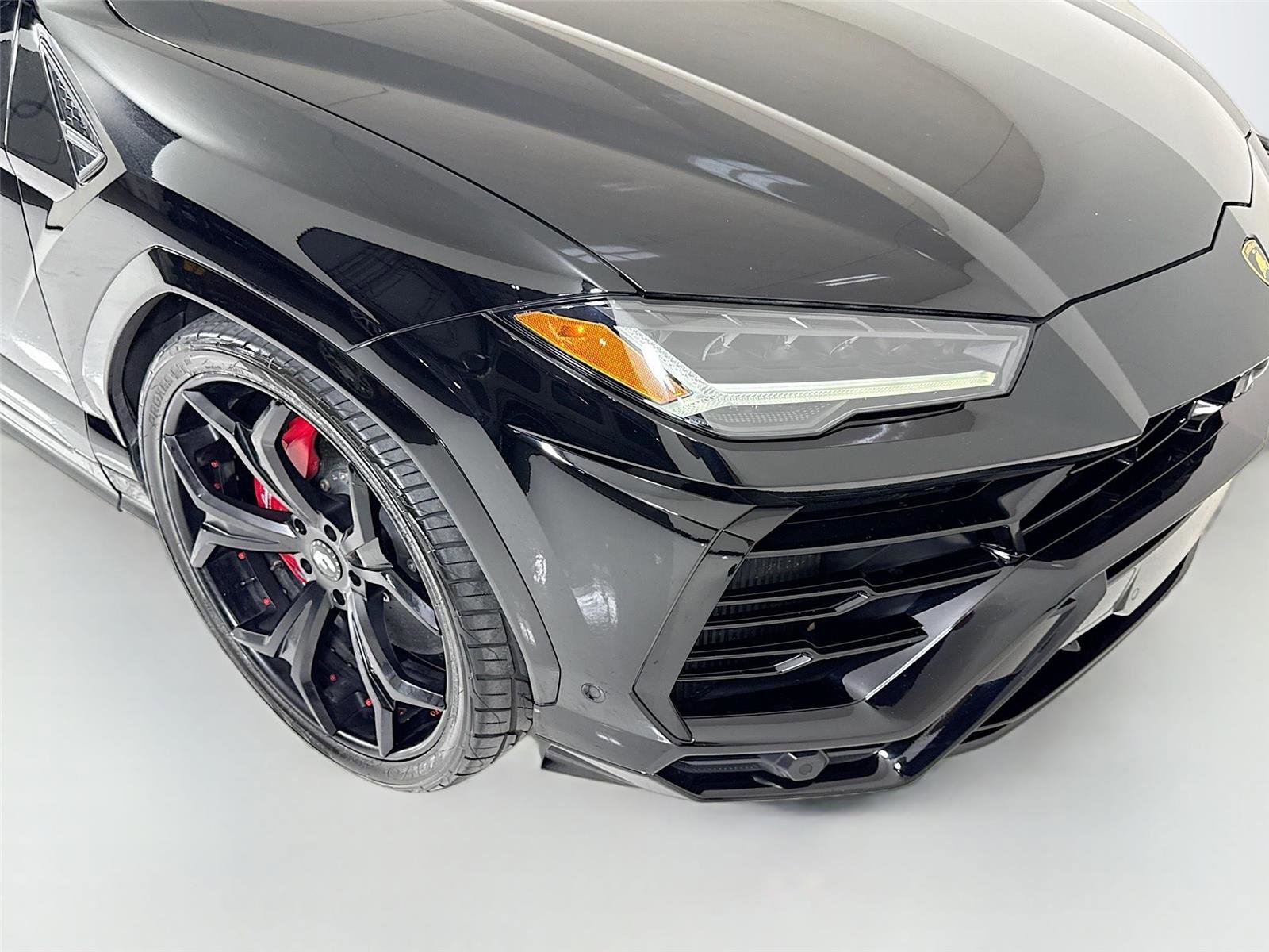 Used 2020 Lamborghini Urus AWD/4WD image 36