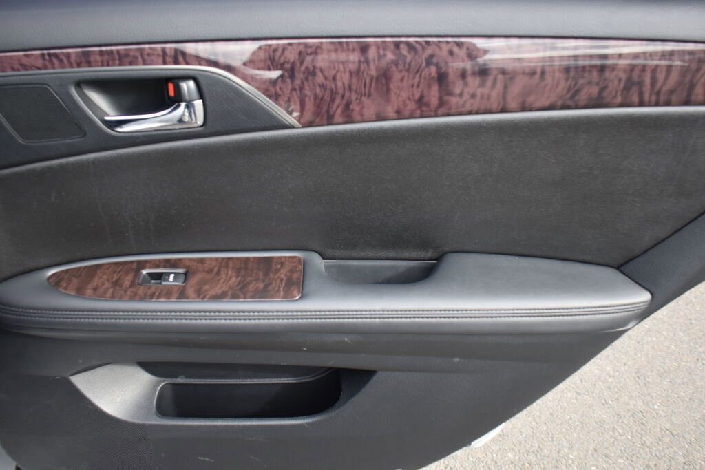 Used 2011 Toyota Avalon image 21