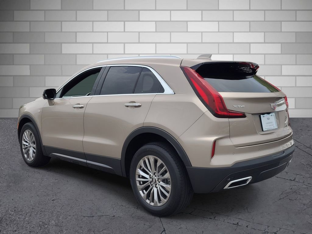 Certified 2025 Cadillac XT4 Premium Luxury FWD image 3